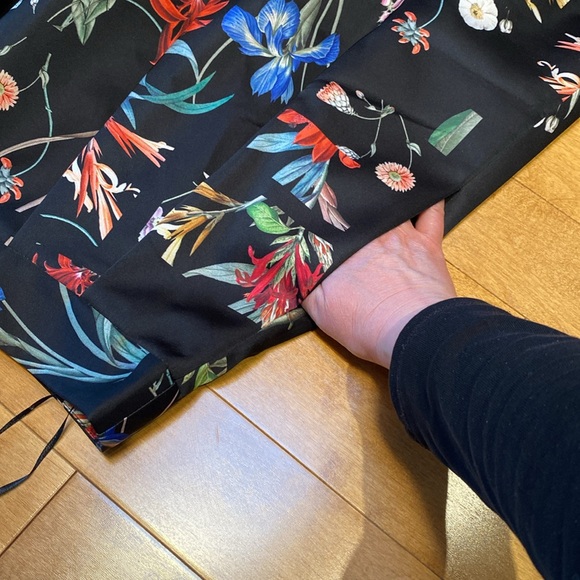 Next UK Floral Satin Midi Skirt with Pockets - Picture 6 of 10